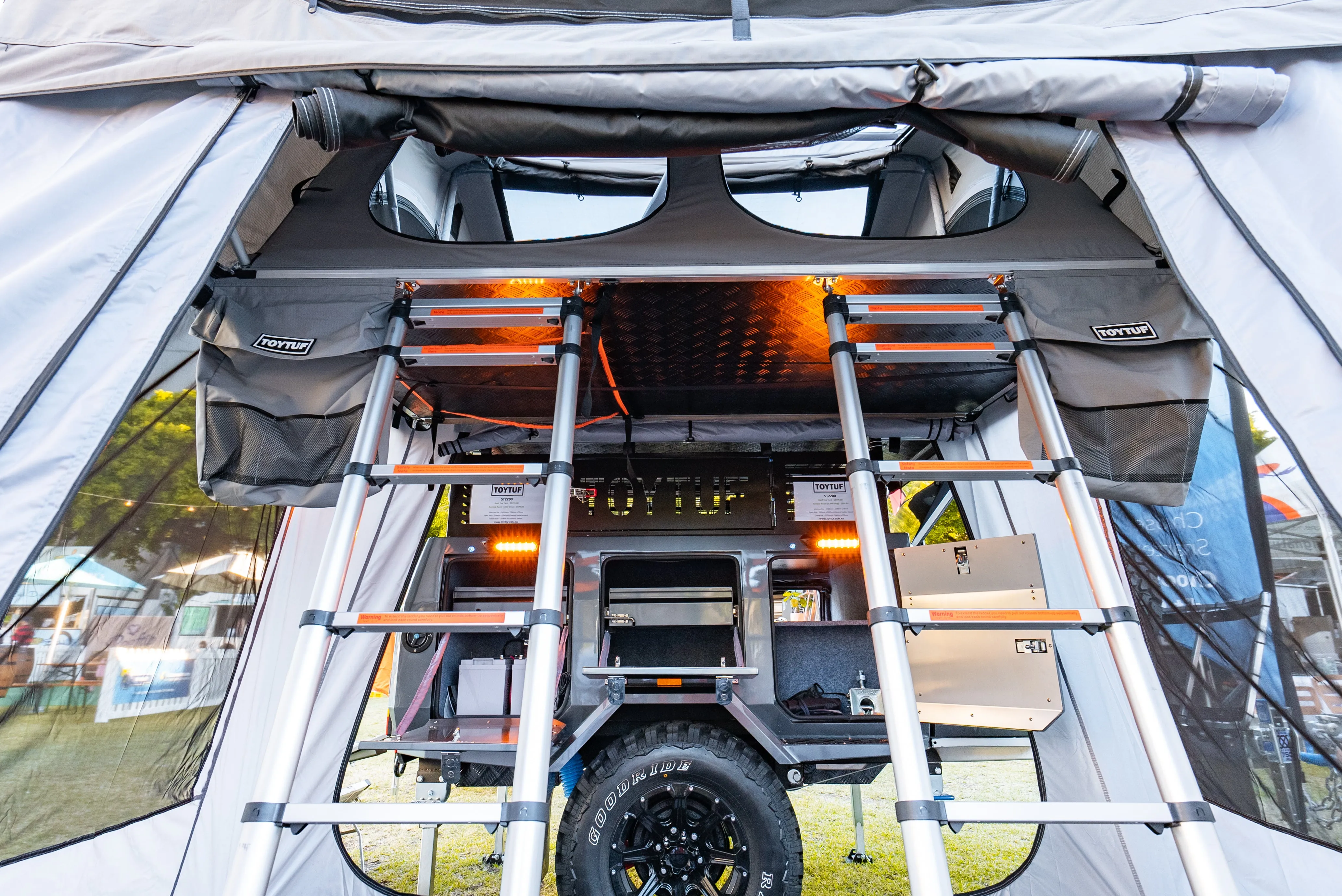 ST2200 - Roof Top Tent