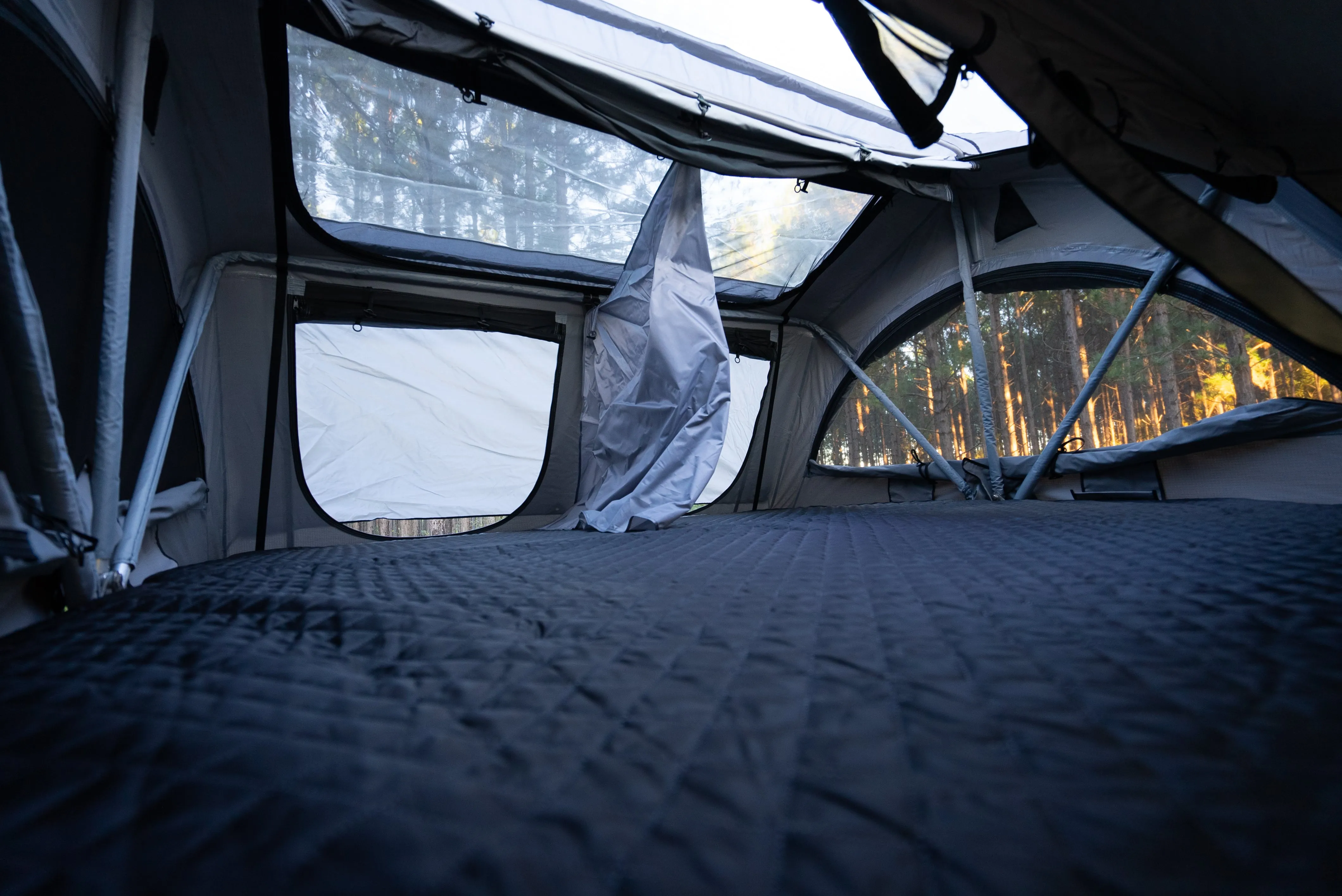 ST2200 - Roof Top Tent