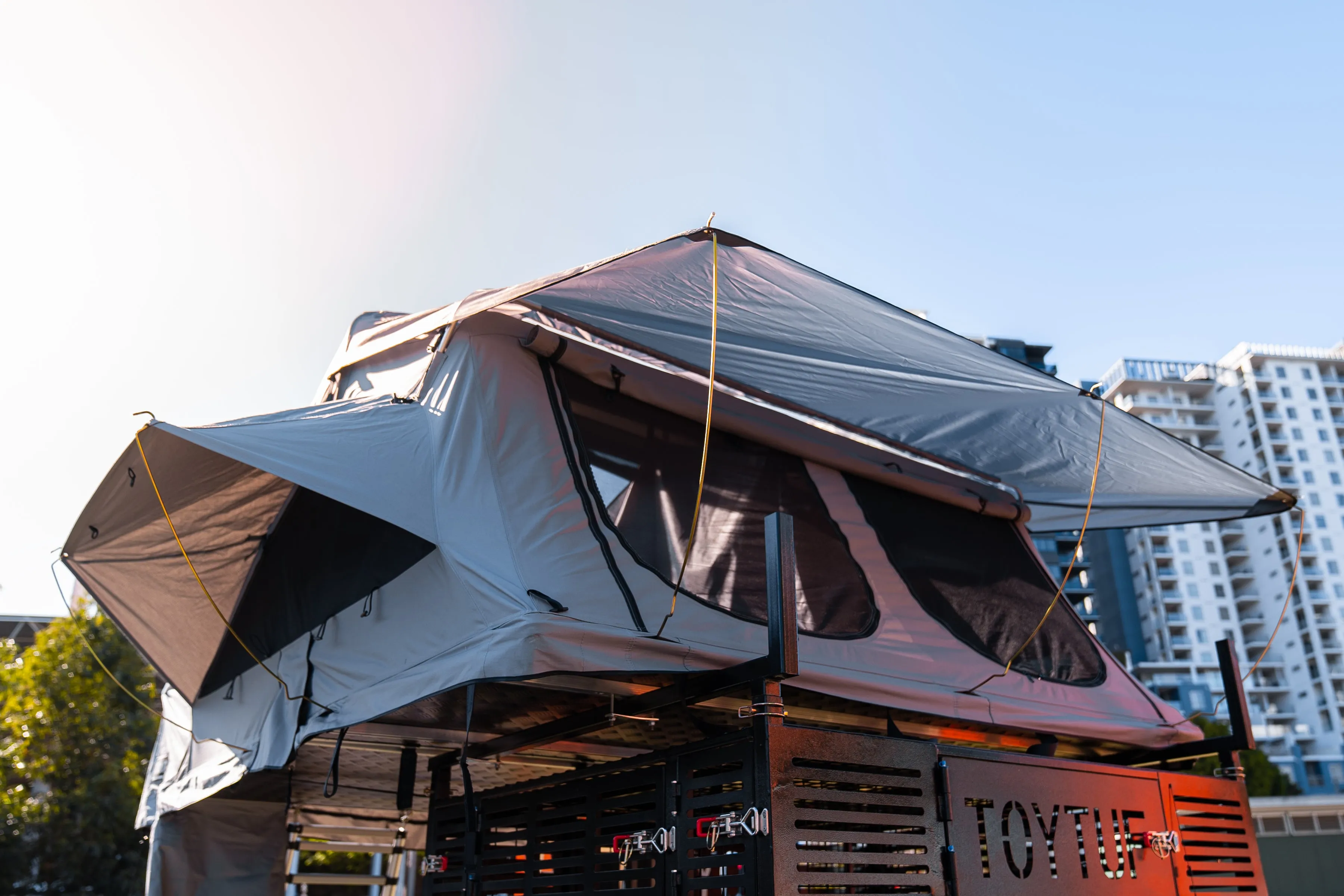 ST2200 - Roof Top Tent
