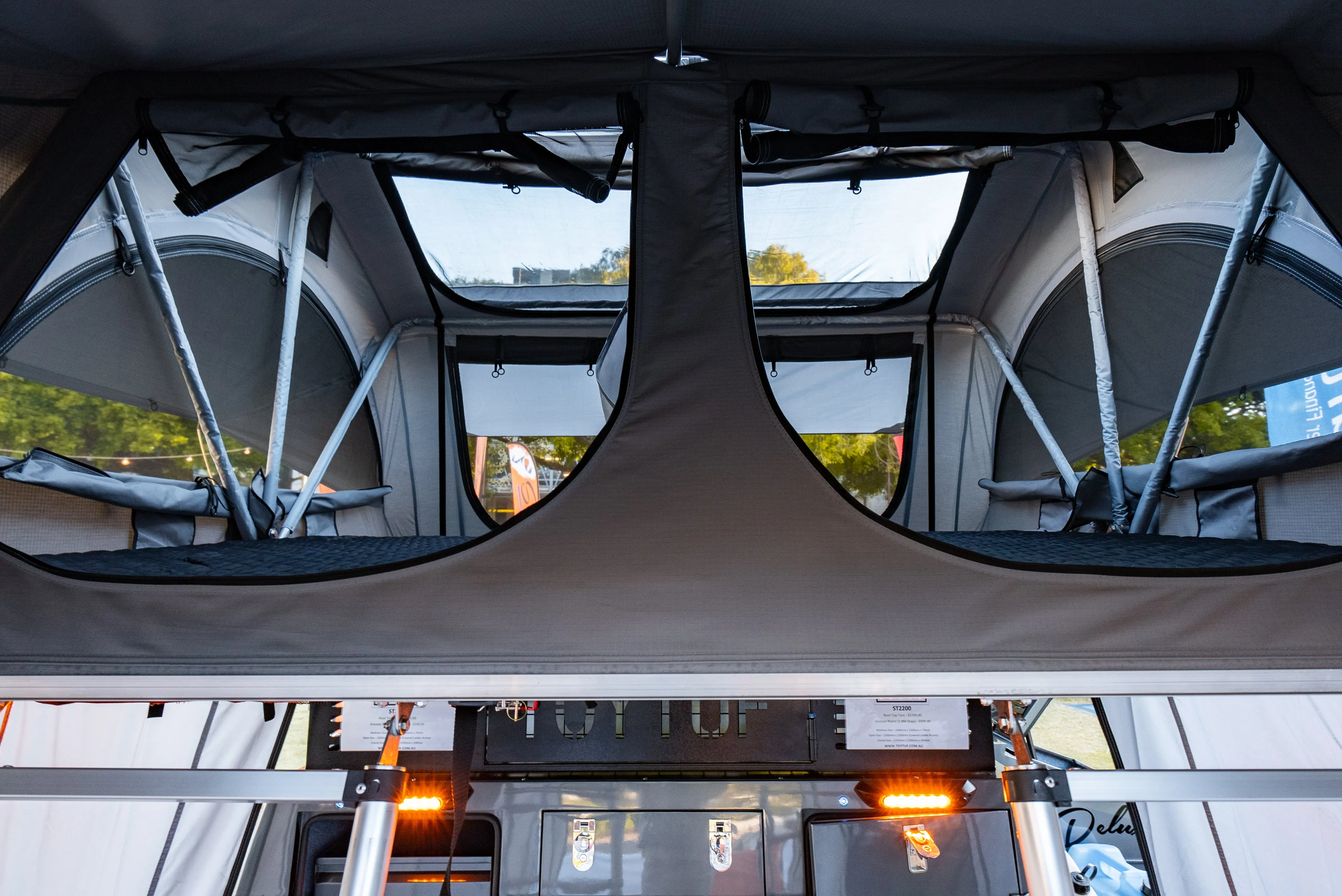 ST2200 - Roof Top Tent