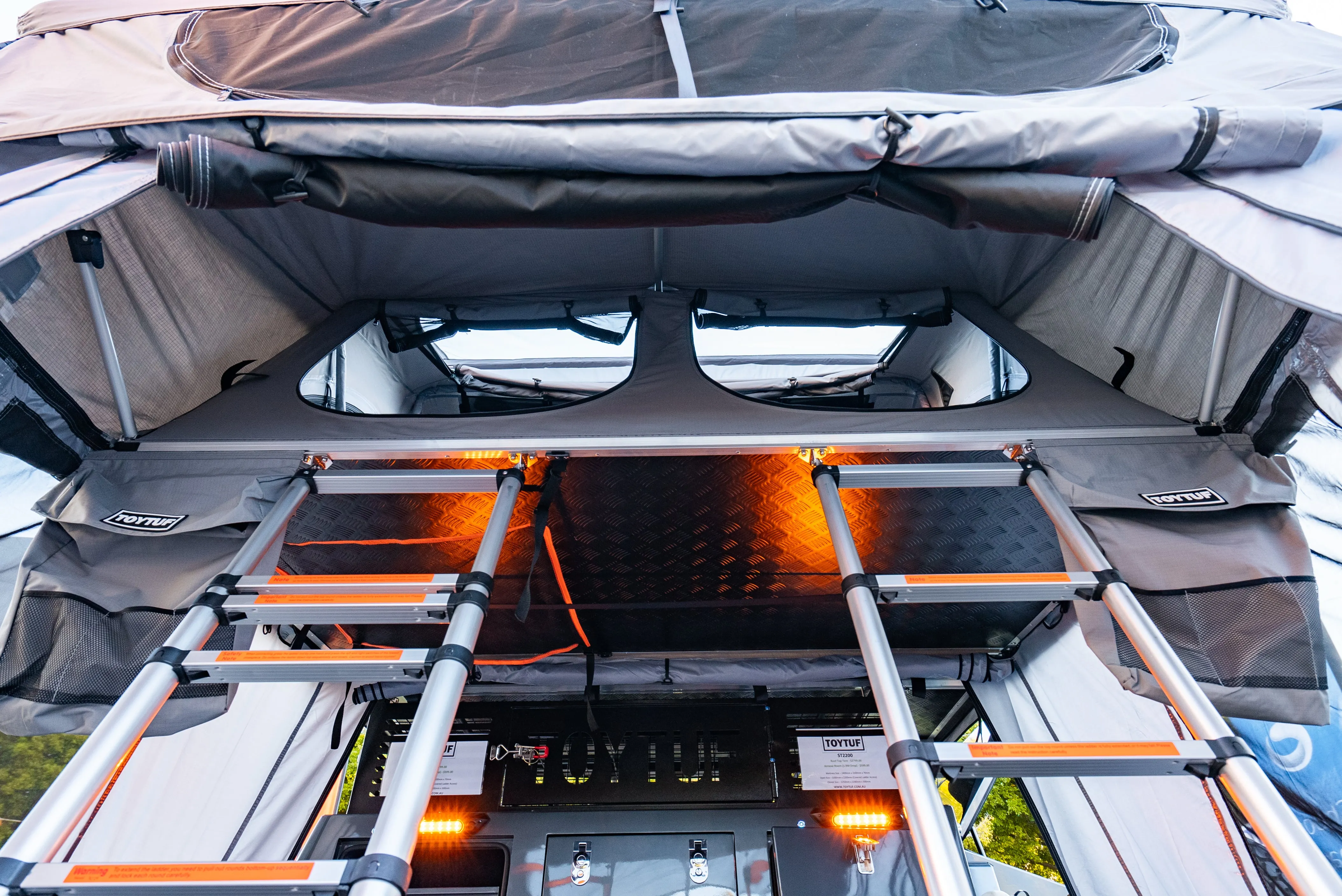 ST2200 - Roof Top Tent