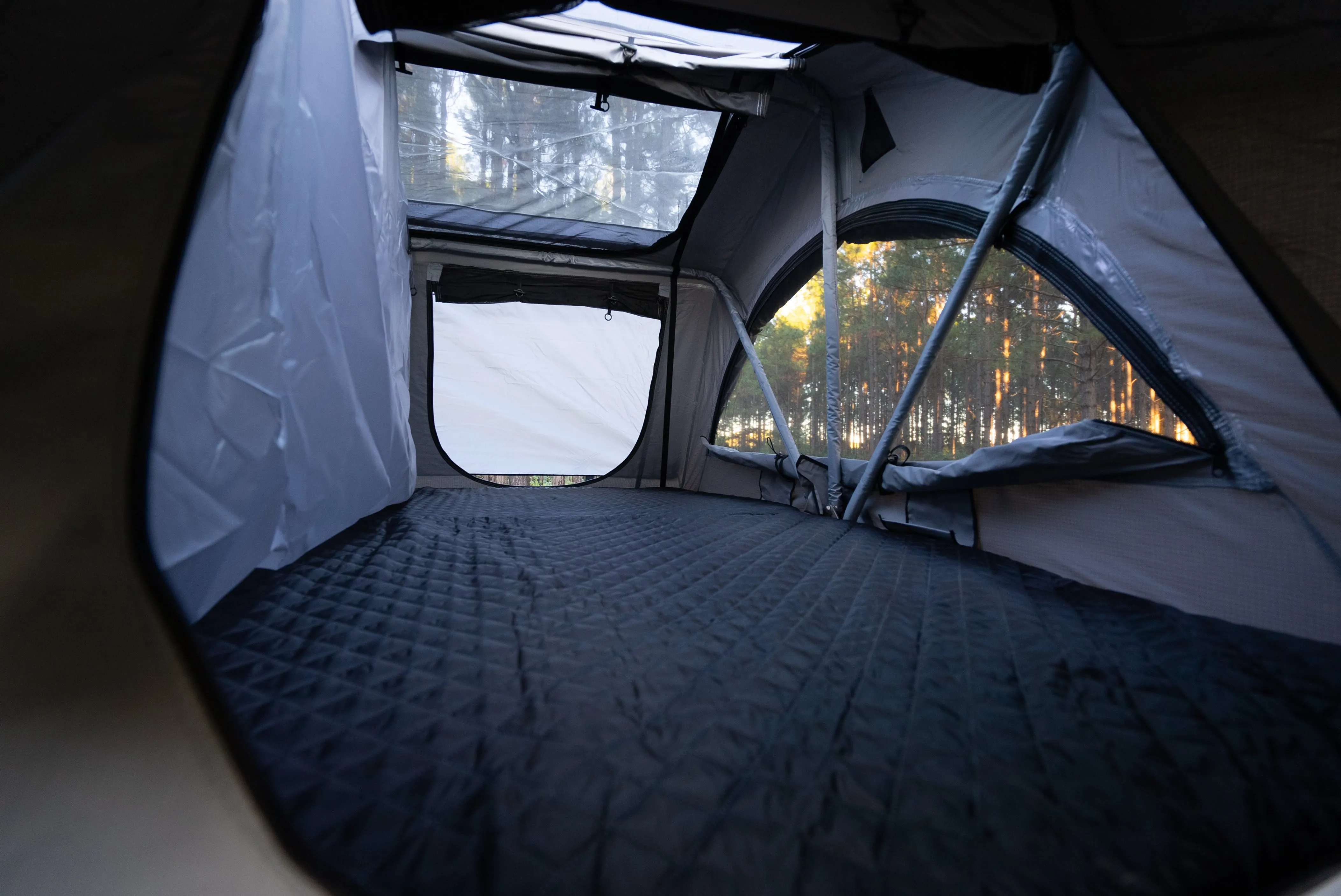 ST2200 - Roof Top Tent